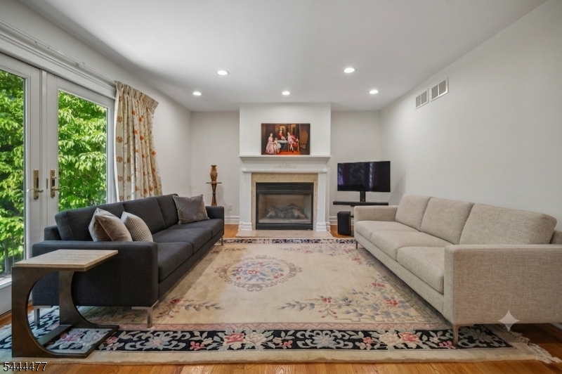 24 Rippling Brook Dr