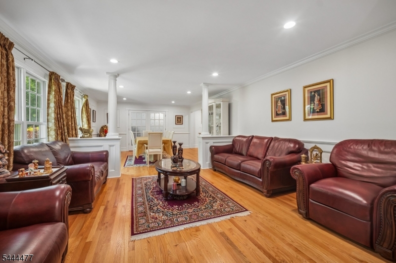 24 Rippling Brook Dr