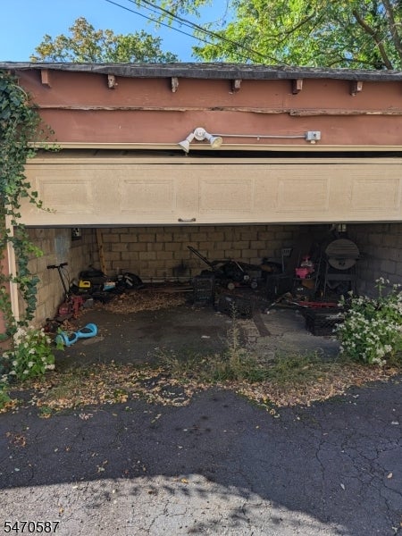 7 Whitman Ave