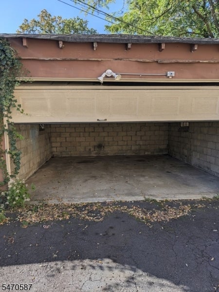 7 Whitman Ave