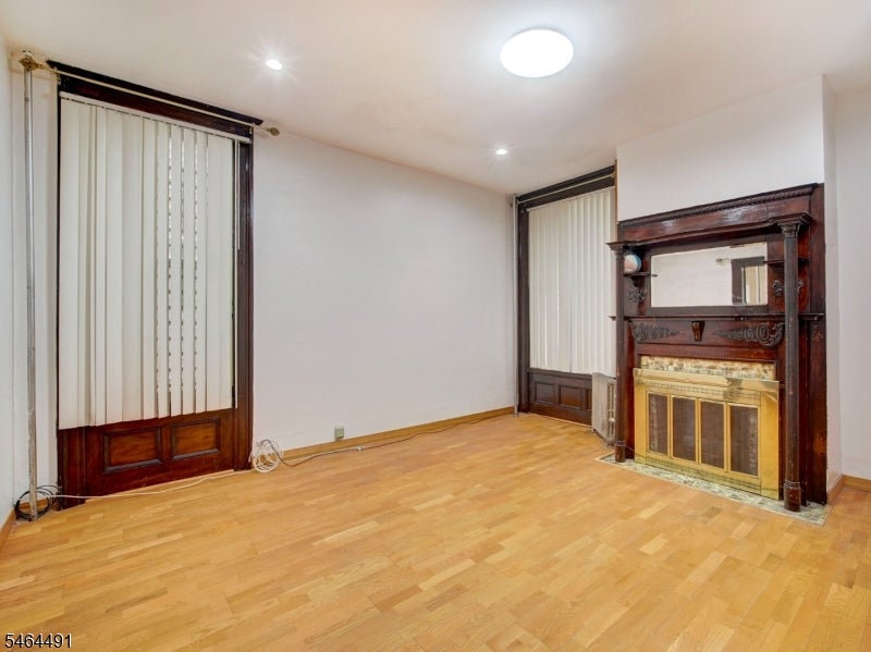 324 Clifton Ave