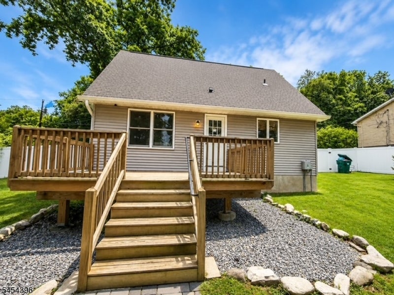 21 Woodland Trl S