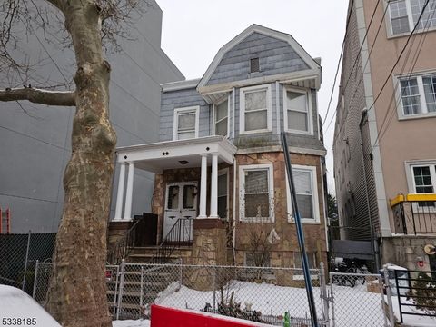 103 Storms Ave Jersey City NJ 07306