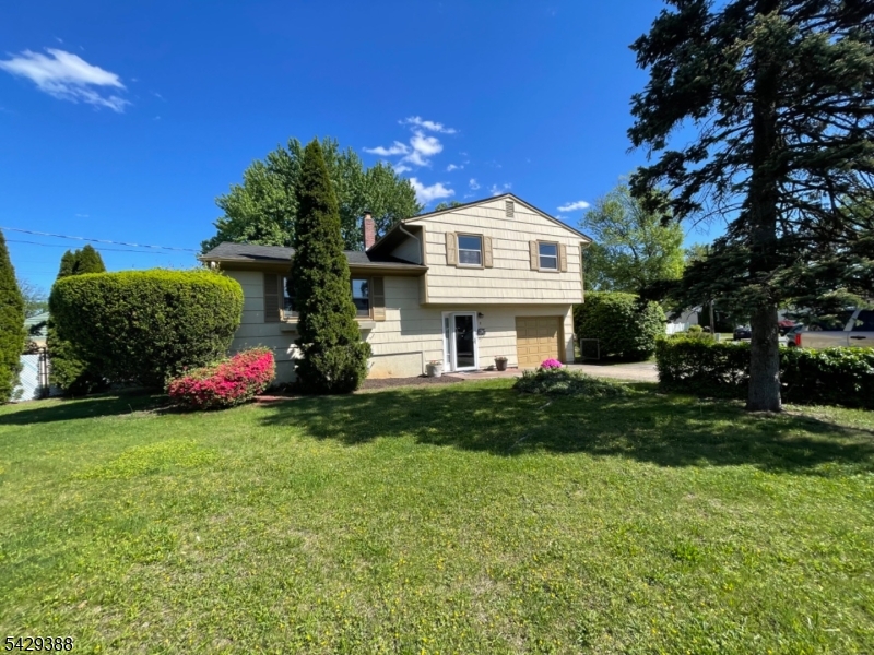 2 Moryan Rd