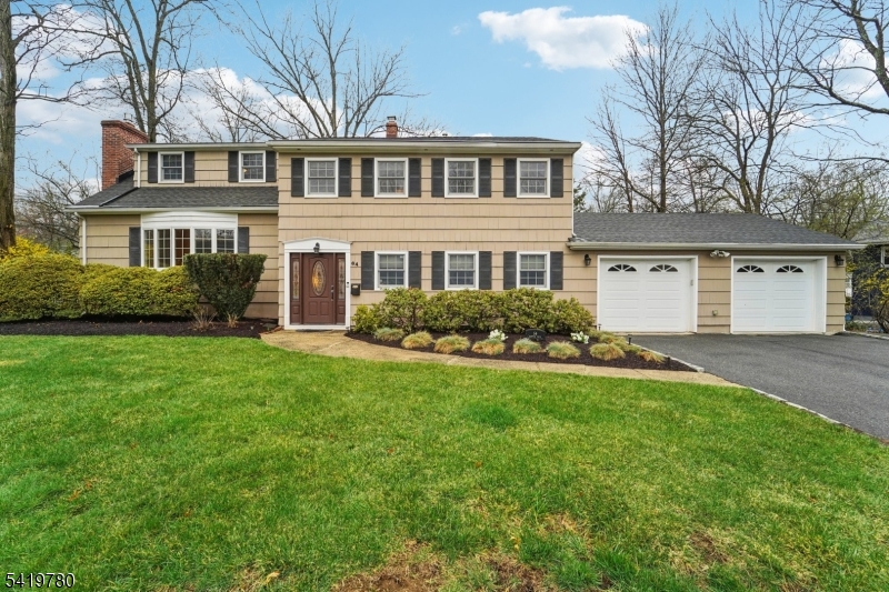 64 Hampton Dr