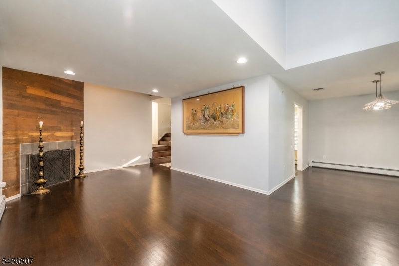 19 Schindler Dr