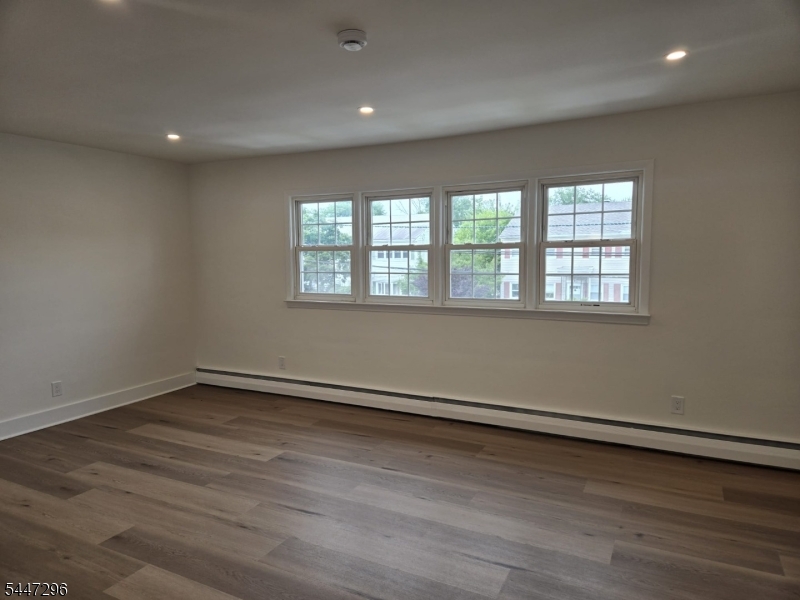832 Dewey St 2