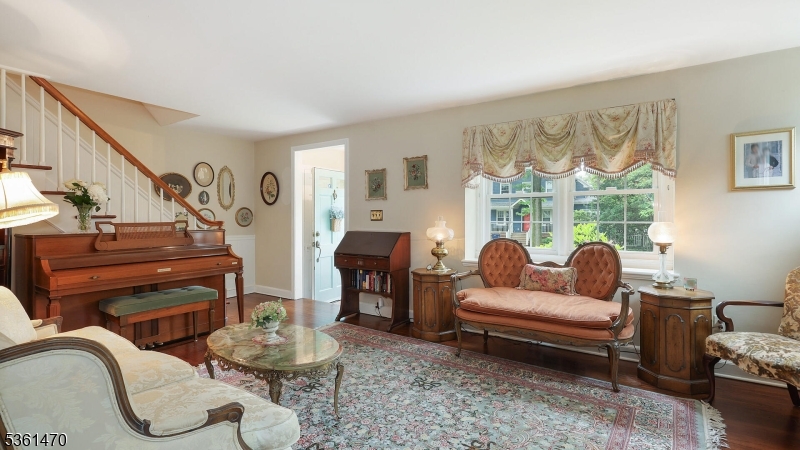 23 Laurel Pl