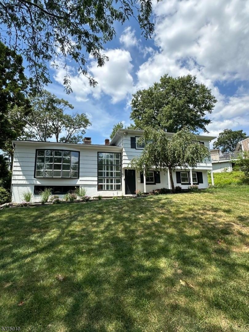 15 W Korwel Cir