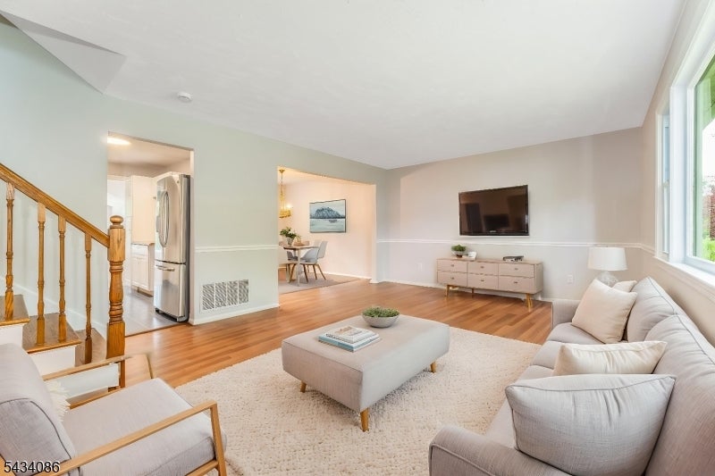 10 Lynnfield Ter