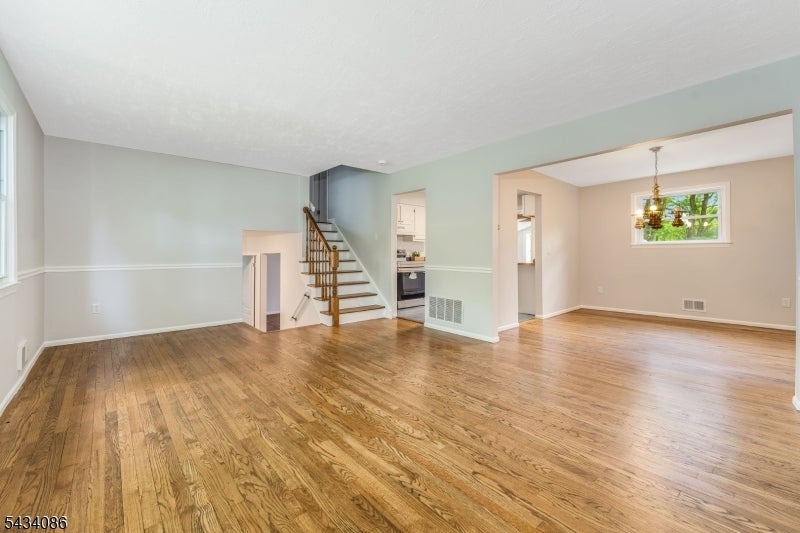 10 Lynnfield Ter