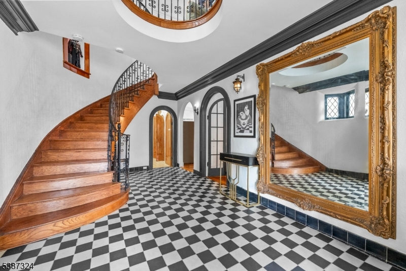 14 Upper Mountain Ave