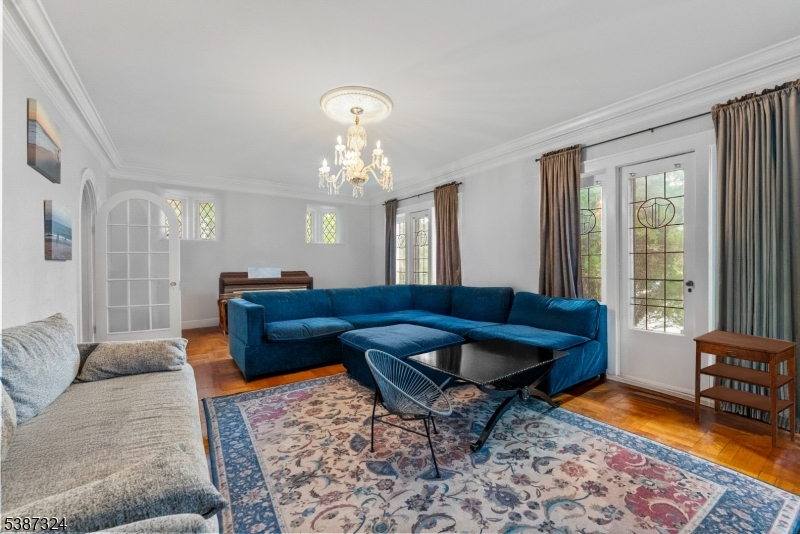 14 Upper Mountain Ave