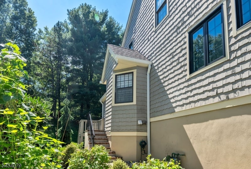 72 Tanager Ct