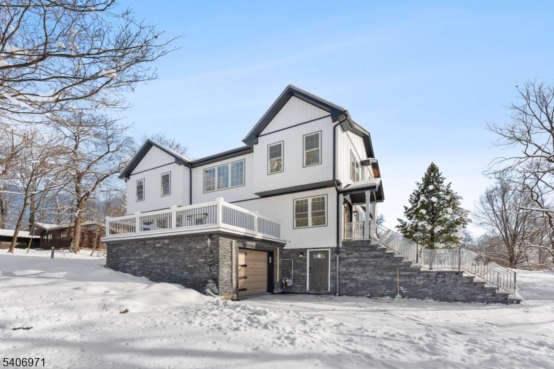 10 Old Rifle Camp Rd