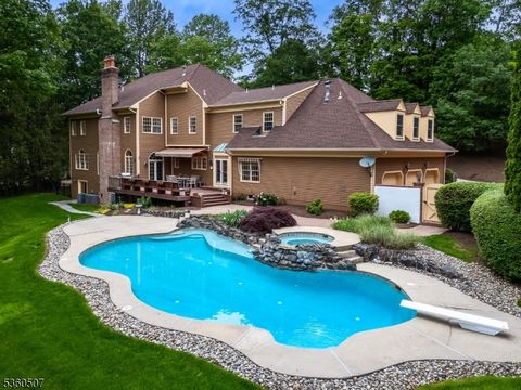 10 Beacon Hill Dr Chester Twp. NJ 07930