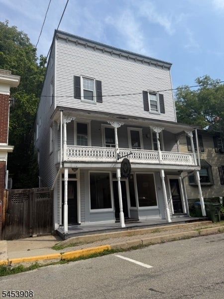 26 Main St