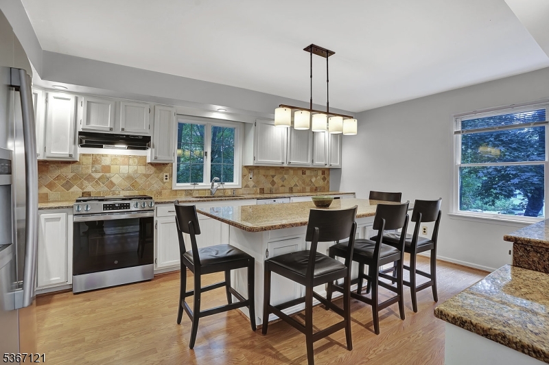 4 Deborah Dr