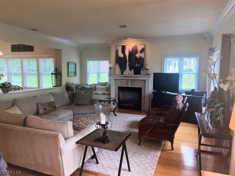 13 Springbrook Trl