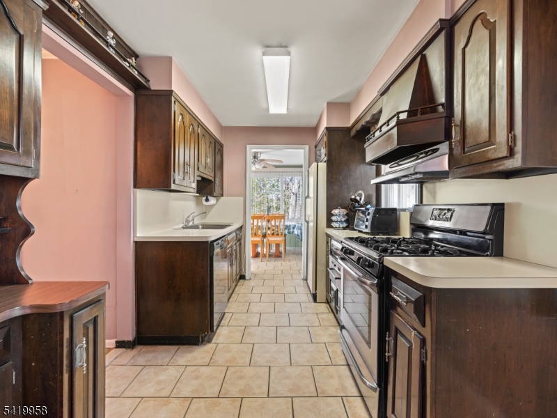 544 Goffle Hill Rd