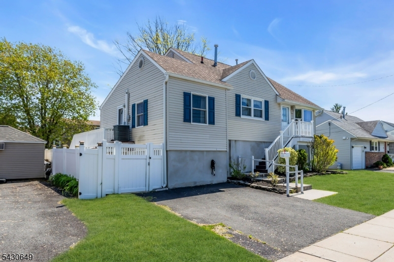 10 Haug St