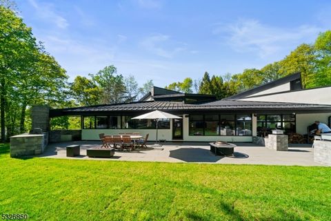 53 Kennedy Dr Cresskill Boro NJ 07626