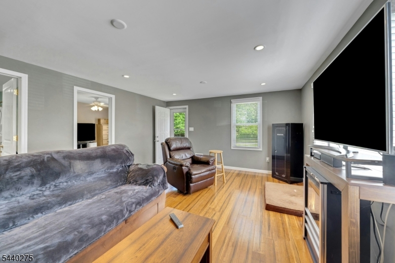 106 Steinmetz Rd