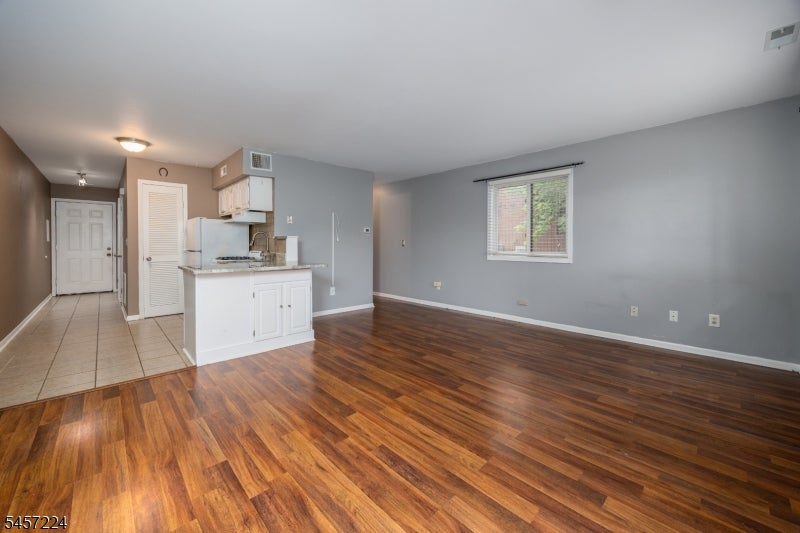 2 Alta Ct W 1
