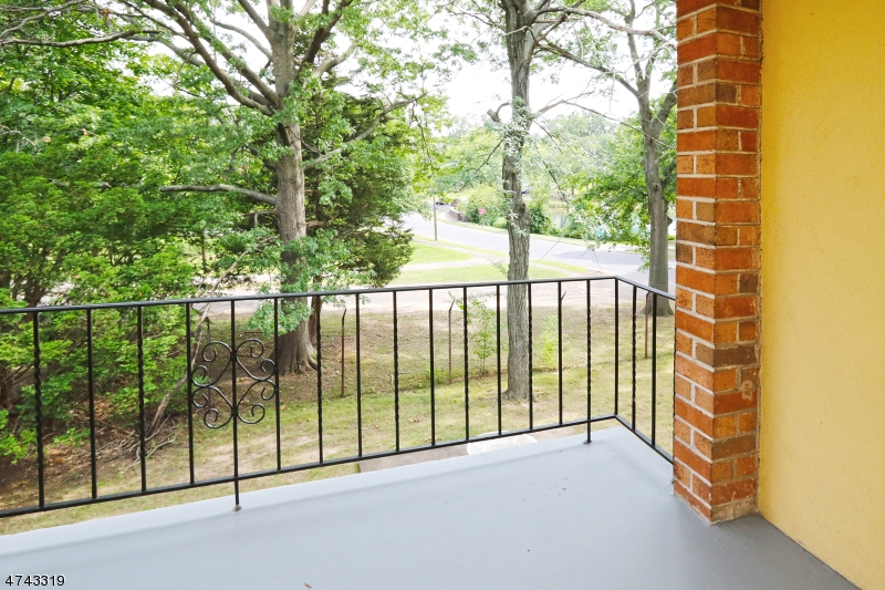 2 Westervelt Pl C203