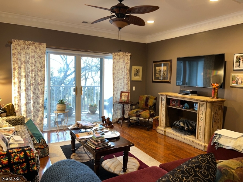 5211 Chesterwood Way