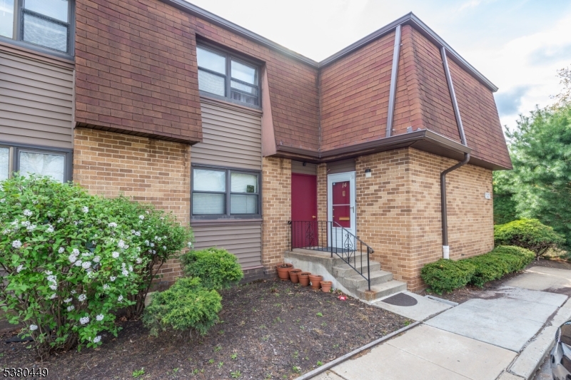 1133 Livingston Ave 14