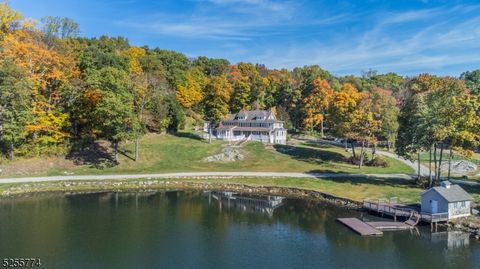 1 Brook Valley Ter Kinnelon Boro NJ 07405