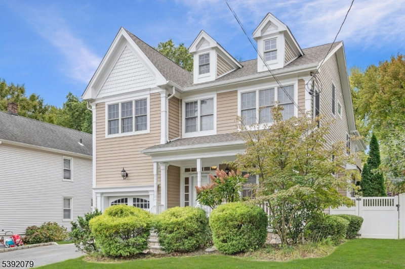 814 Summit Ave