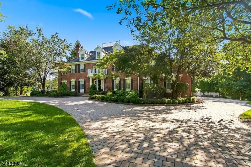11 Baltusrol Way