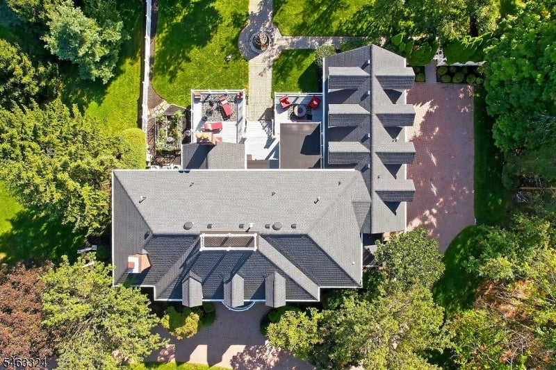 11 Baltusrol Way