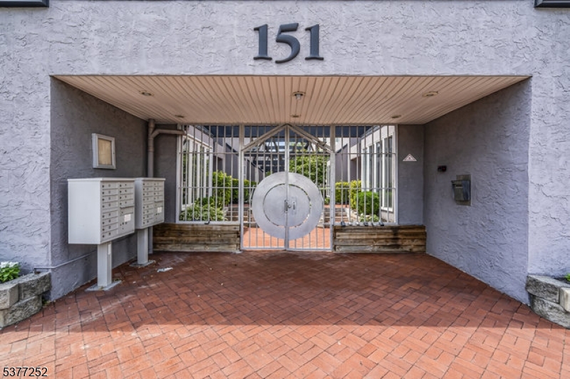 151 Liberty St 7
