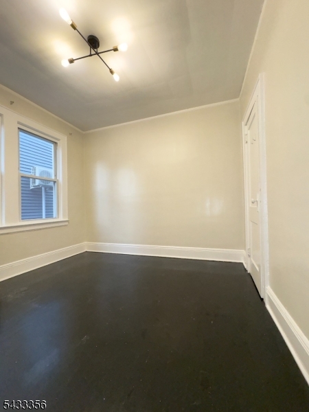 1054 Kilsyth Rd