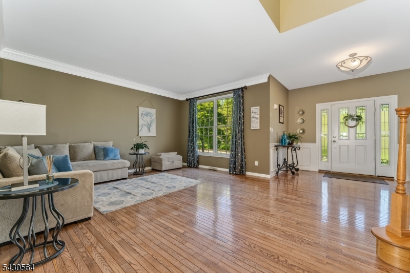 9 Hawk Dr