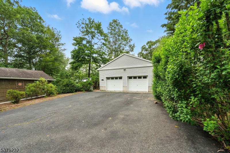 73 Cedar Lk