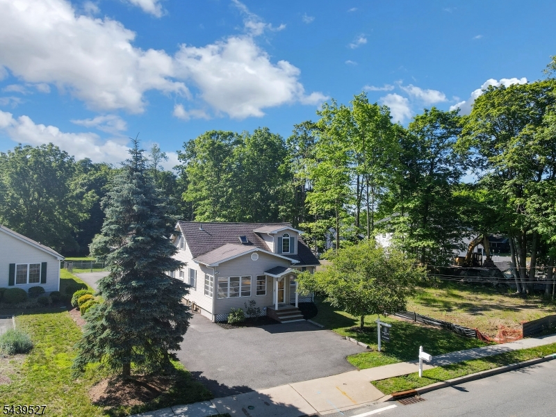 1093 Littleton Rd