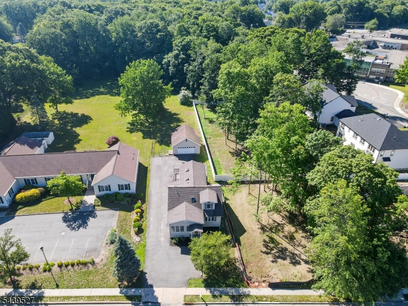 1093 Littleton Rd