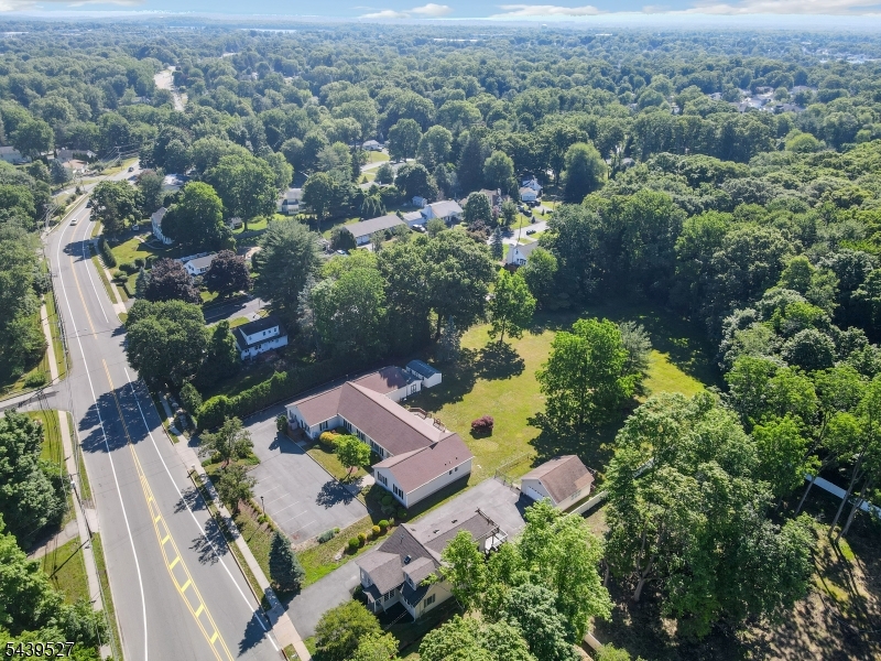1093 Littleton Rd