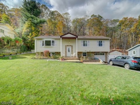 18 Upper High Crest Dr West Milford Twp. NJ 07480