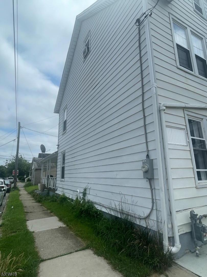 110 Heckman St