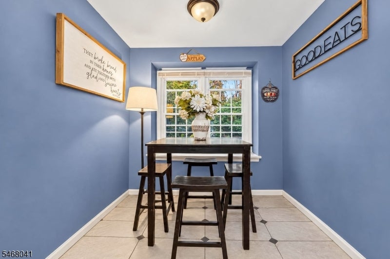 36 Oriole Dr