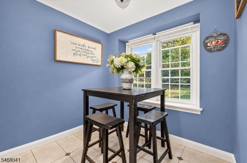 36 Oriole Dr