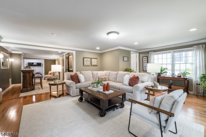 468 Charnwood Rd