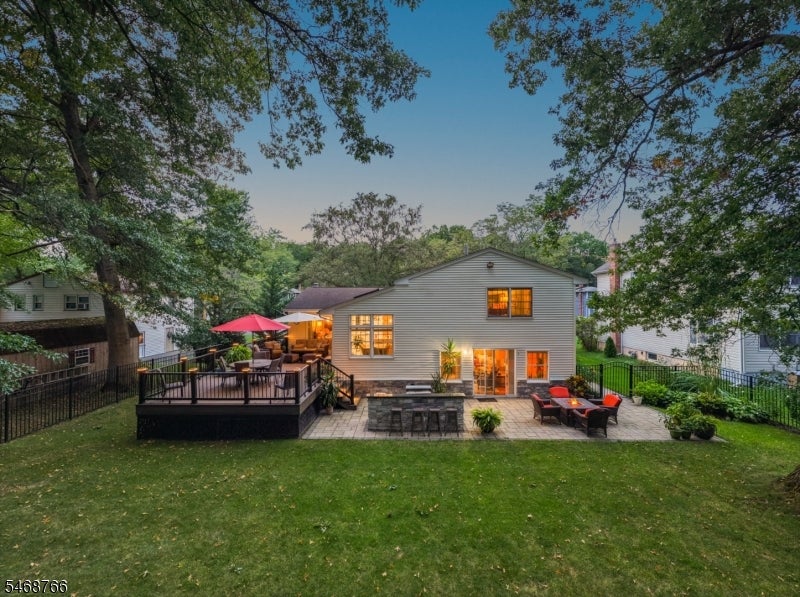 468 Charnwood Rd