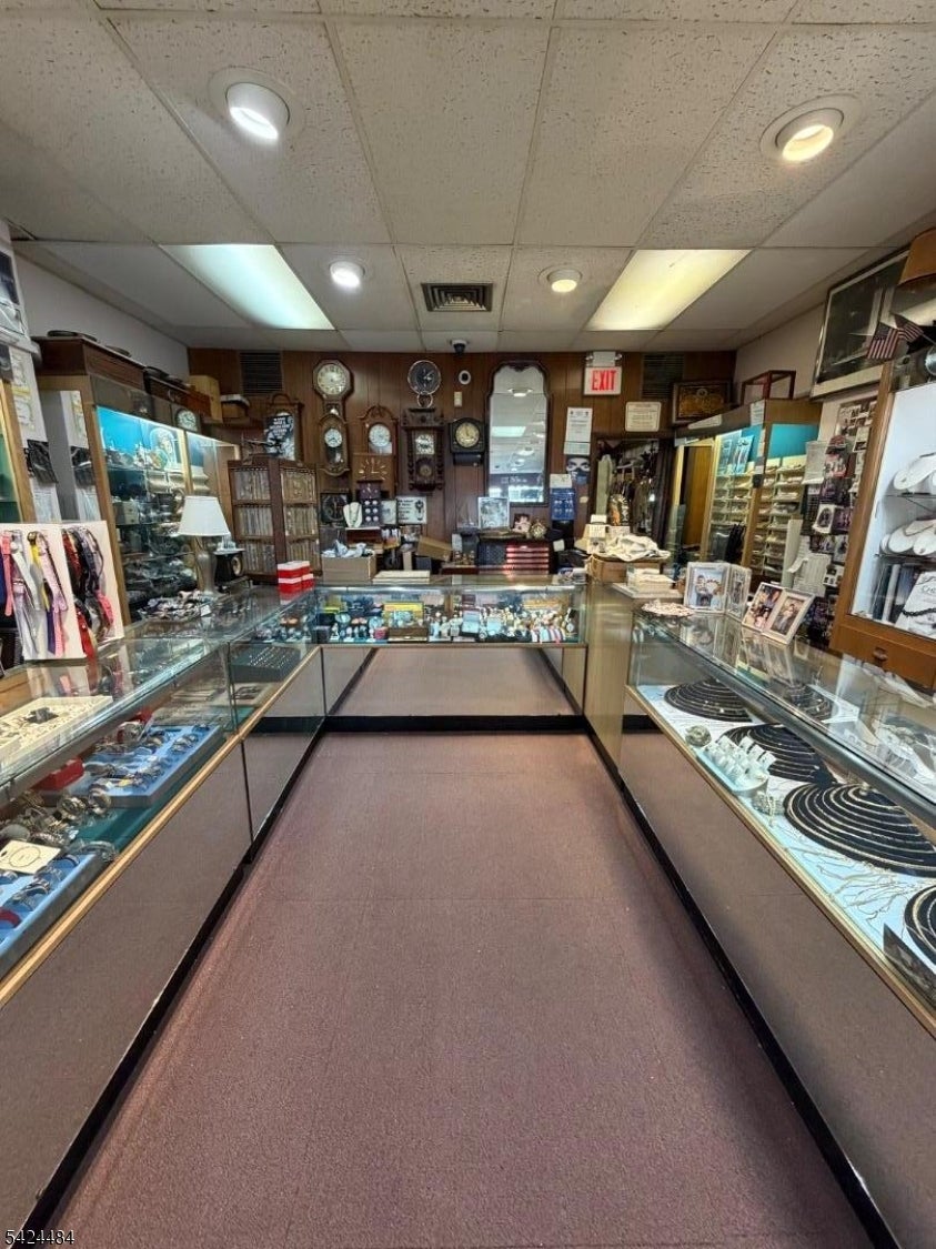 251 Main St