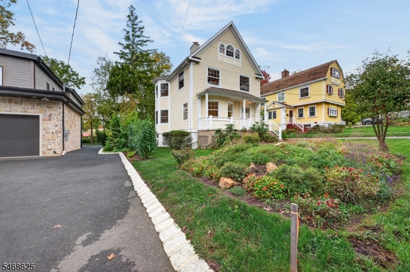 58 Mountain Ave